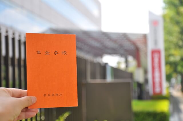 年収の壁・支援強化パッケージとは。106万円と130万円の壁